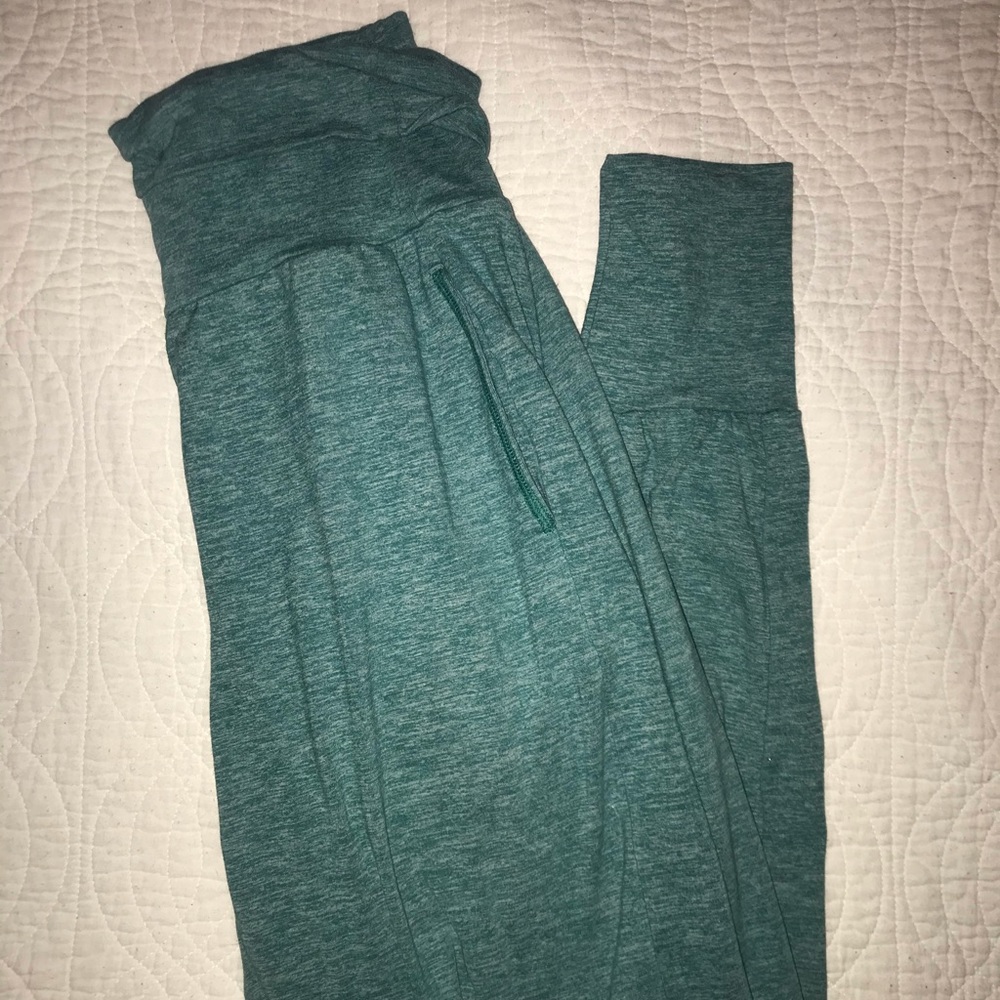 Comfy aerie joggers